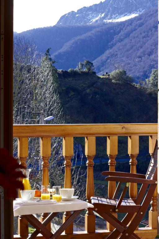 Posada Valle Del Oso Lerones الغرفة الصورة